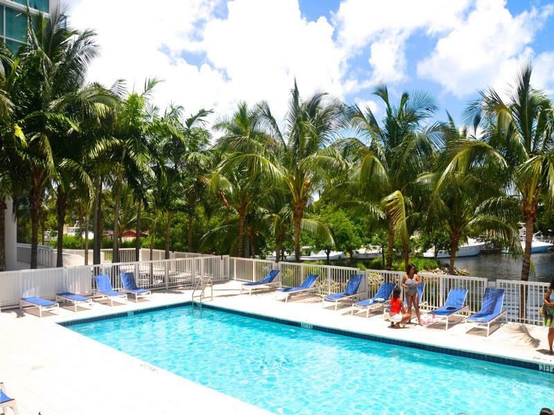 Riviera Luxury Living At River Oaks Marina And Tower Miami Eksteriør billede