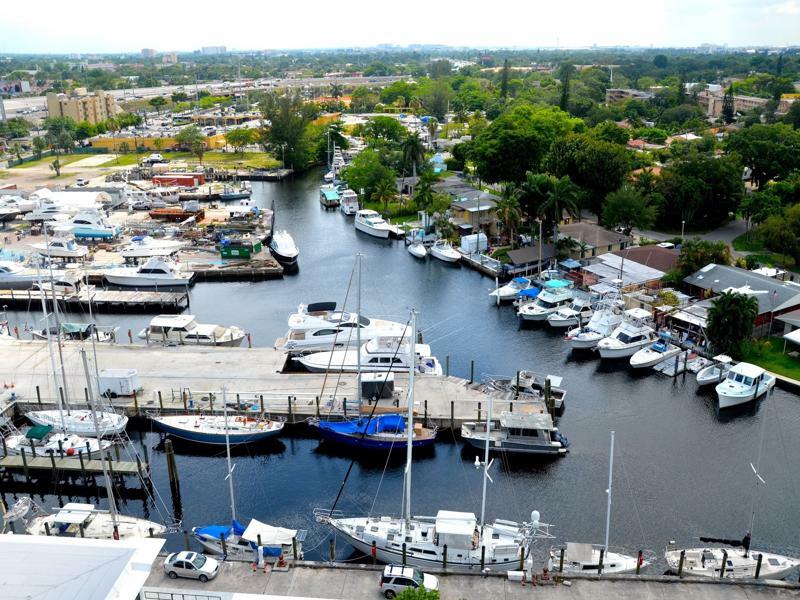 Riviera Luxury Living At River Oaks Marina And Tower Miami Eksteriør billede