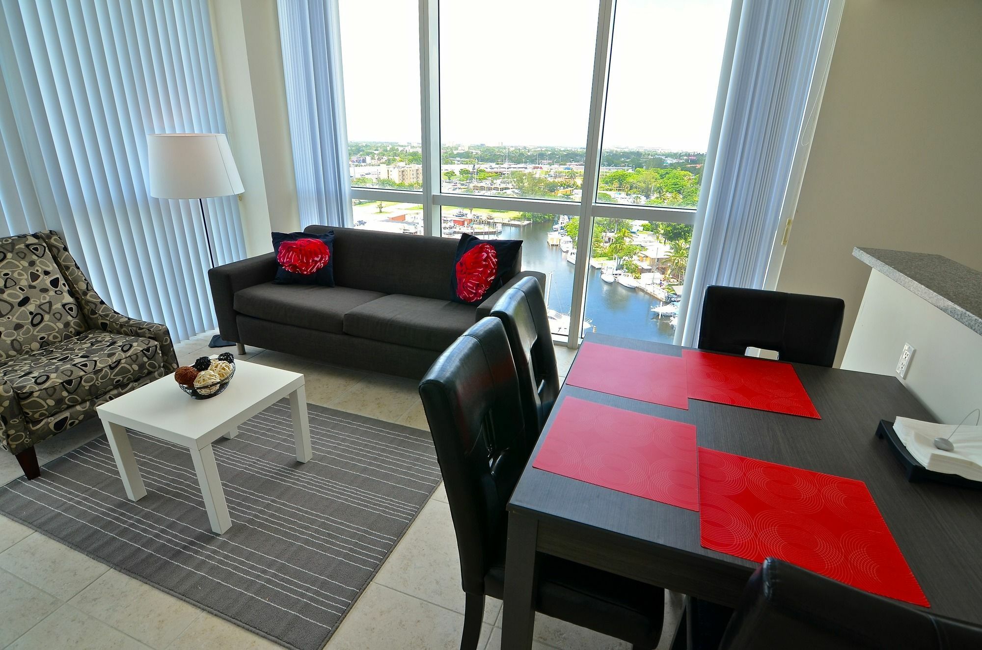 Riviera Luxury Living At River Oaks Marina And Tower Miami Eksteriør billede